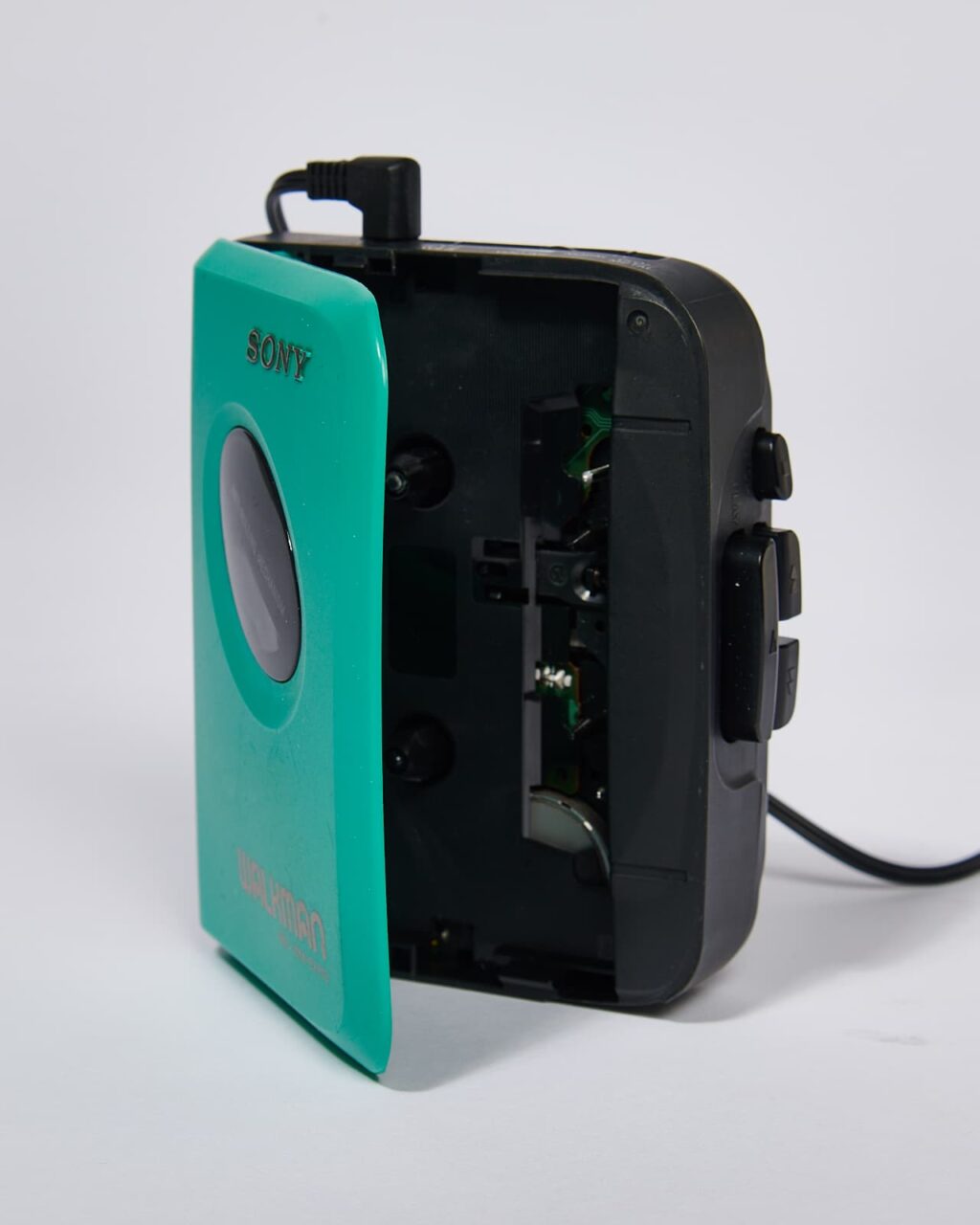 MU237 Turner Walkman Cassette Player with Headphones Prop Rental - ACME  Brooklyn